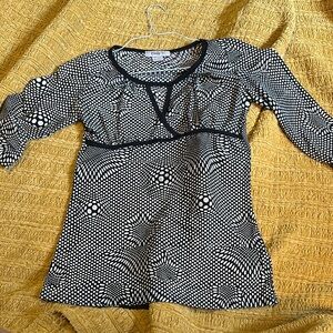ONLY 9 Women's Black and White Patterned Top